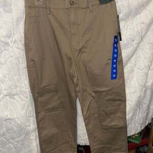 G.H. Bass & Co. Women's Chino Ankle Pants in Khaki